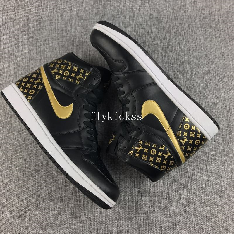 Air Jordan 1 Retro Black LVS